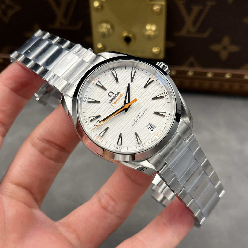 Omega Seamaster Aqua Terra 41mm – White Dial – Stainless Steel Automatic Watch
