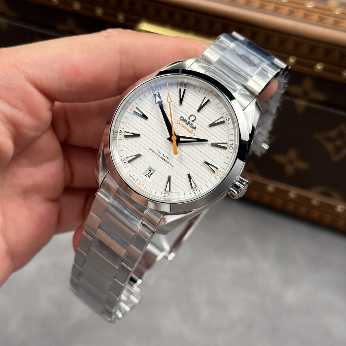 Omega Seamaster Aqua Terra 41mm – White Dial – Stainless Steel Automatic Watch