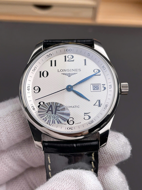 Longines Master Collection 40mm – Silver Textured Dial – Blue Hands – Swiss Automatic Watch
