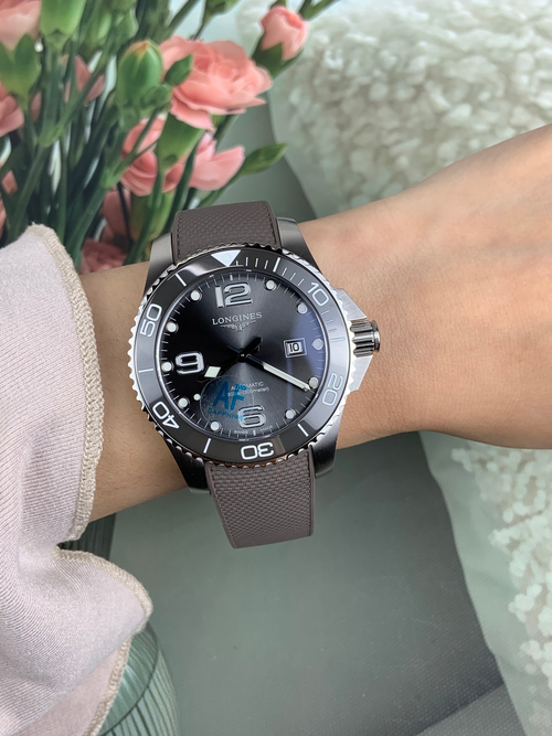 Longines HydroConquest 43mm – Black Dial – Automatic Stainless Steel Dive Watch
