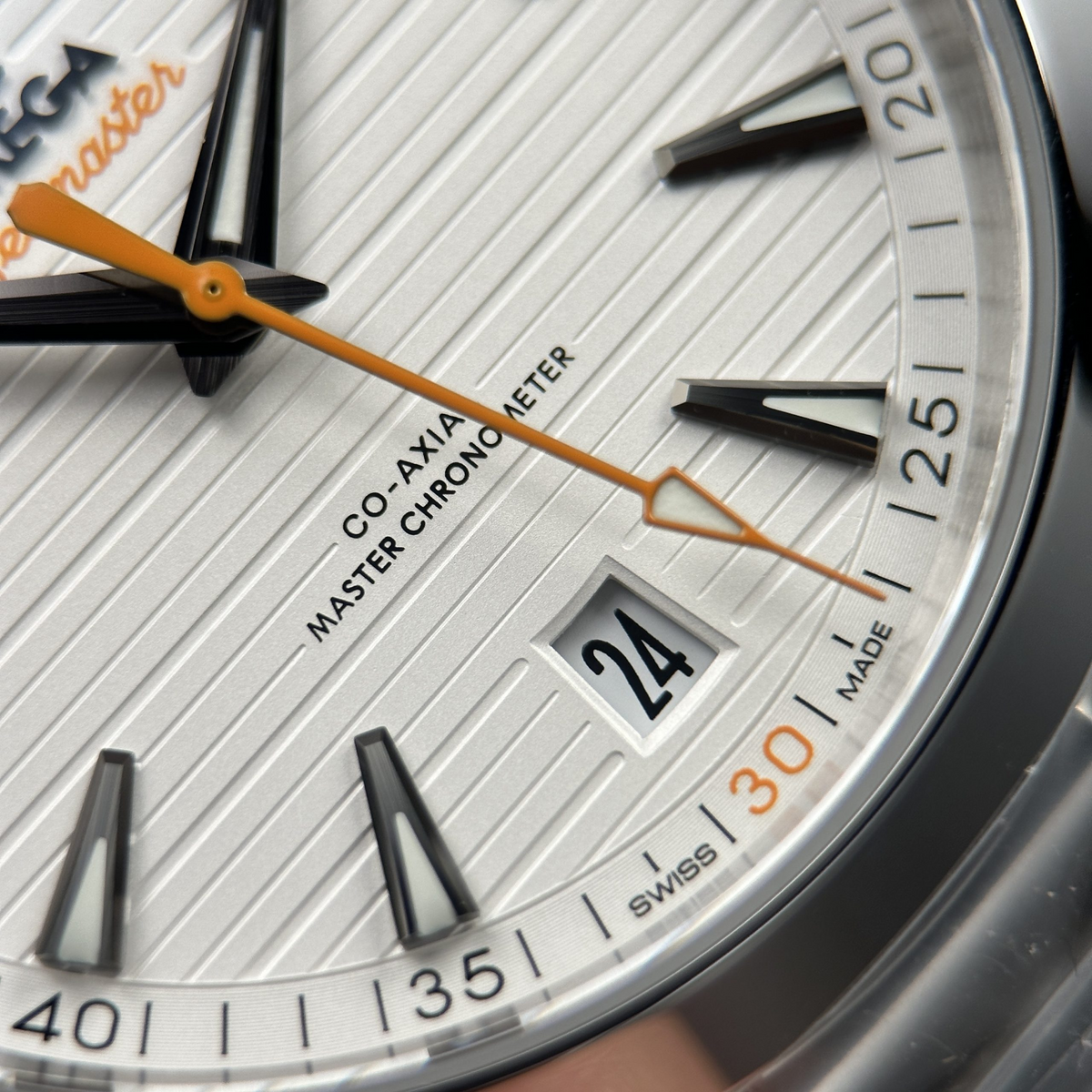 Omega Seamaster Aqua Terra 41mm – White Dial – Stainless Steel Automatic Watch
