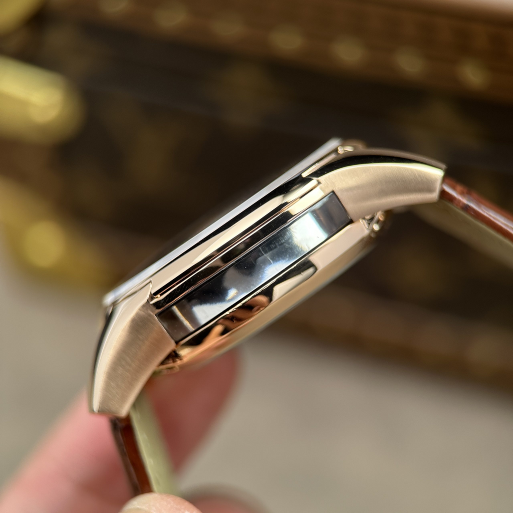 Omega De Ville Hour Vision Co-Axial 41mm – Silver Dial – Rose Gold-Tone Automatic Watch