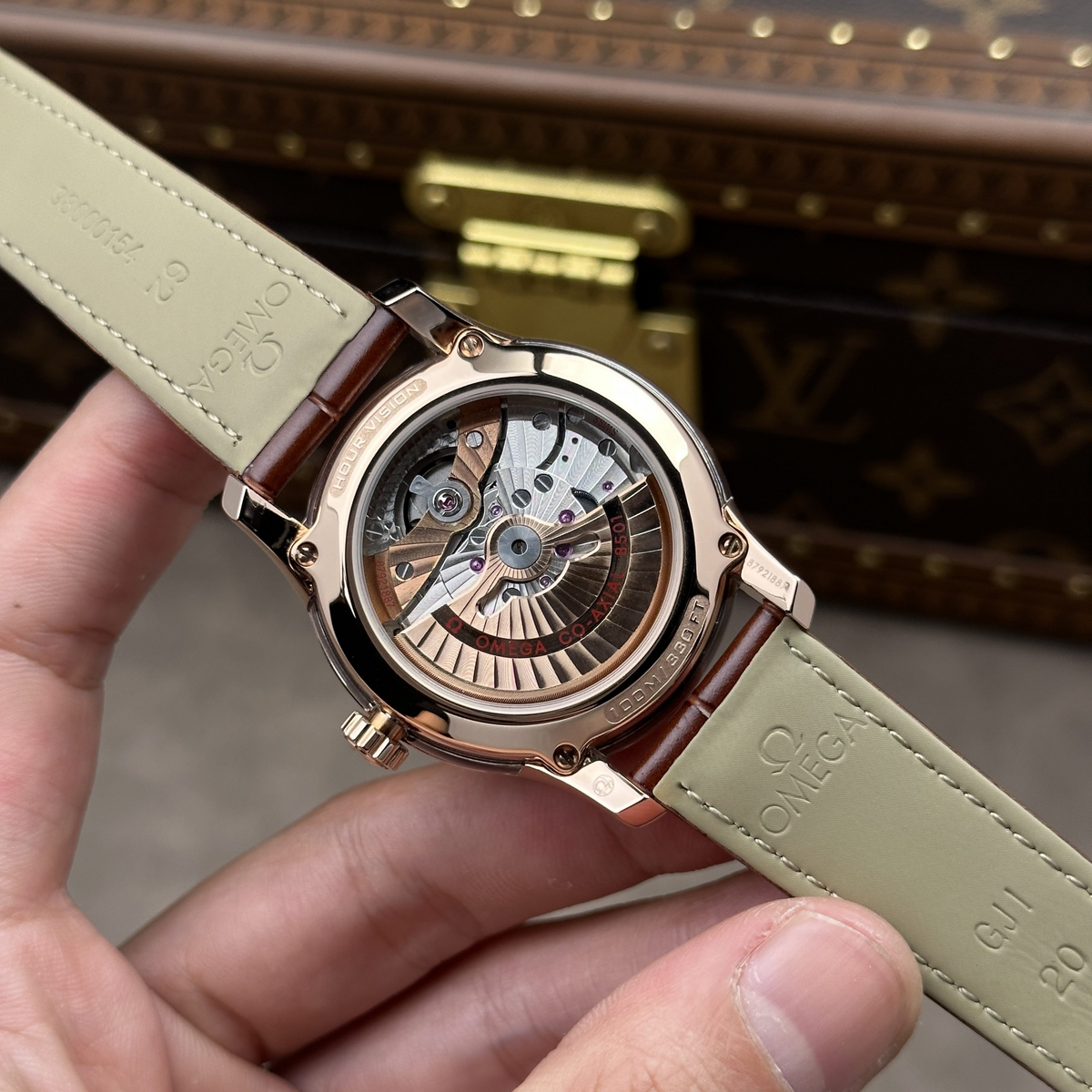 Omega De Ville Hour Vision Co-Axial 41mm – Silver Dial – Rose Gold-Tone Automatic Watch
