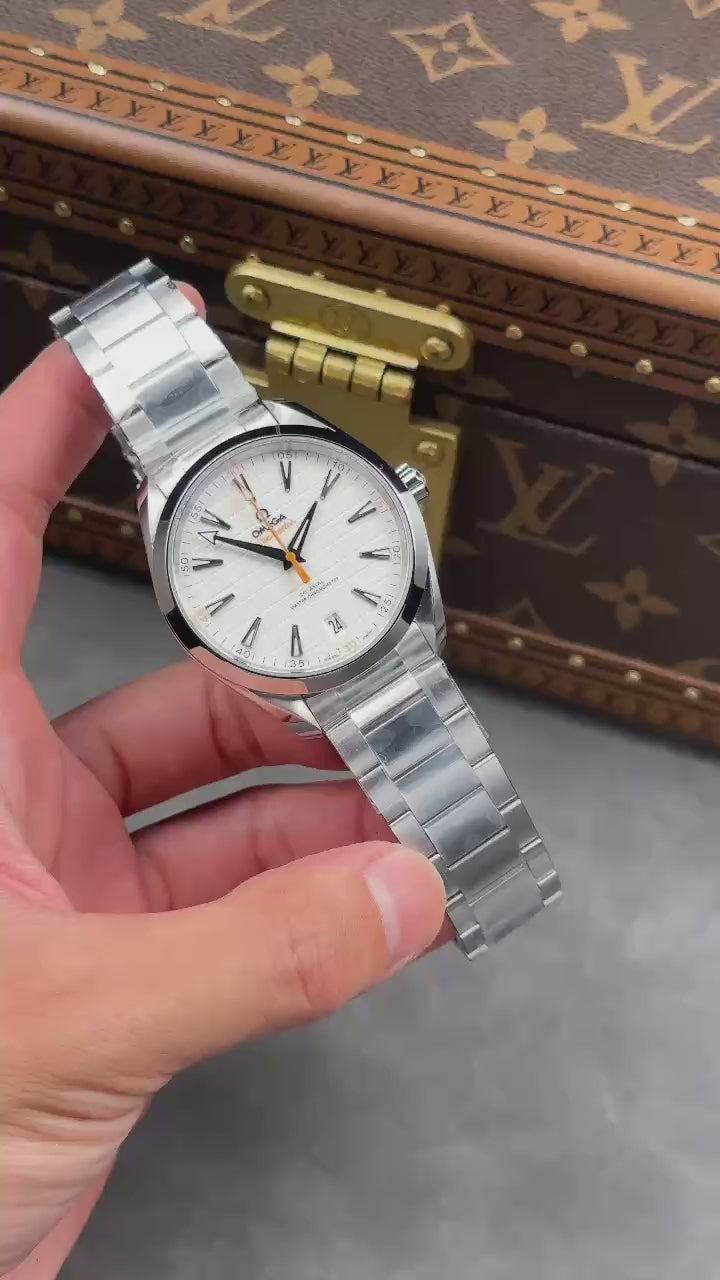 Omega Seamaster Aqua Terra 41mm – White Dial – Stainless Steel Automatic Watch